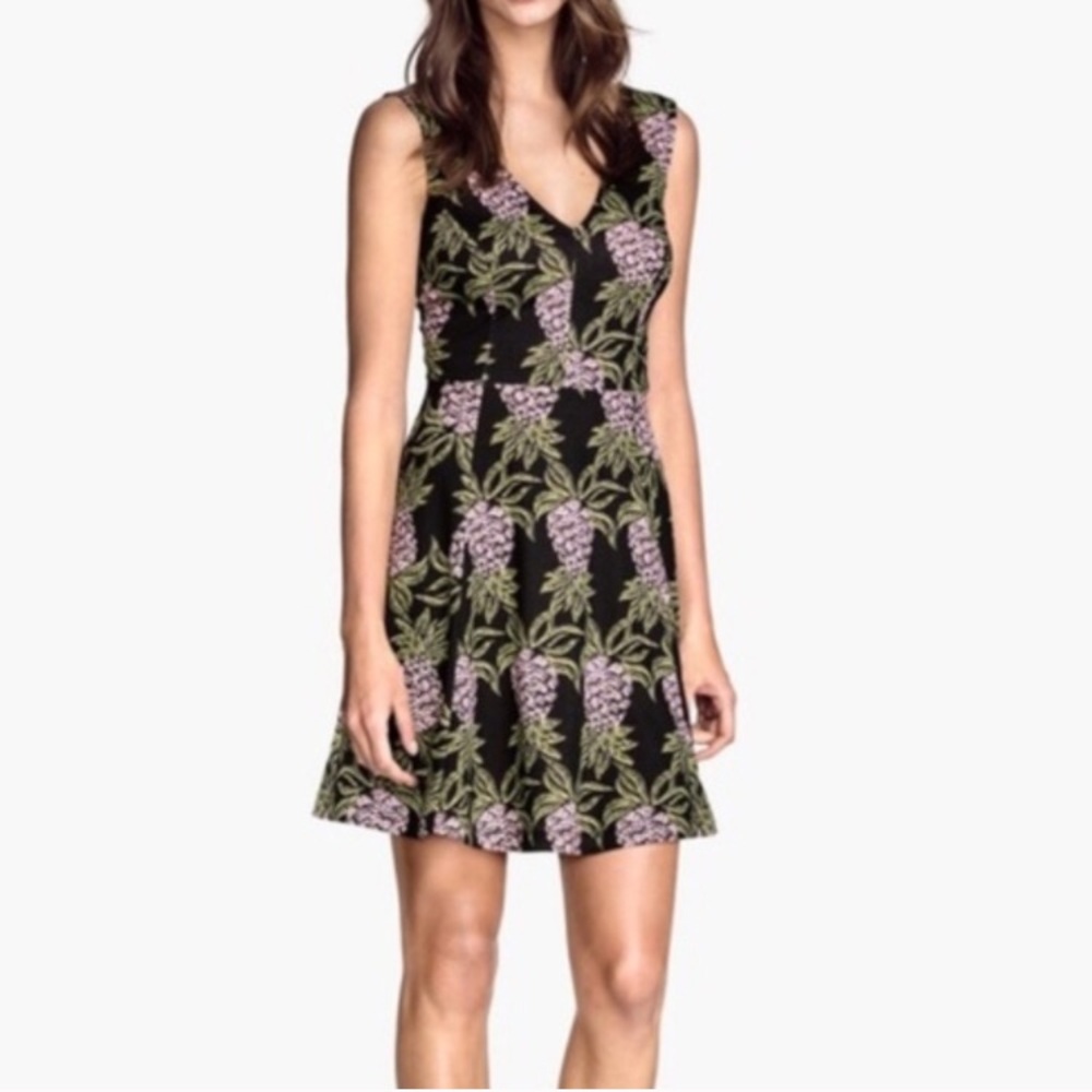 H&M | Pineapple 🍍 print dress